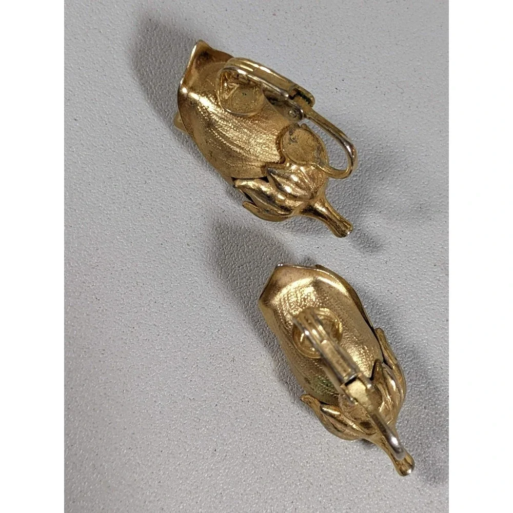 Vintage Gold Tone Rosebud Flower Clip On‎ Earrings Textured Floral